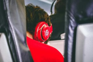 Com Quantos Anos Pode Viajar Sozinho? Entenda as 6 Exigências Principais
